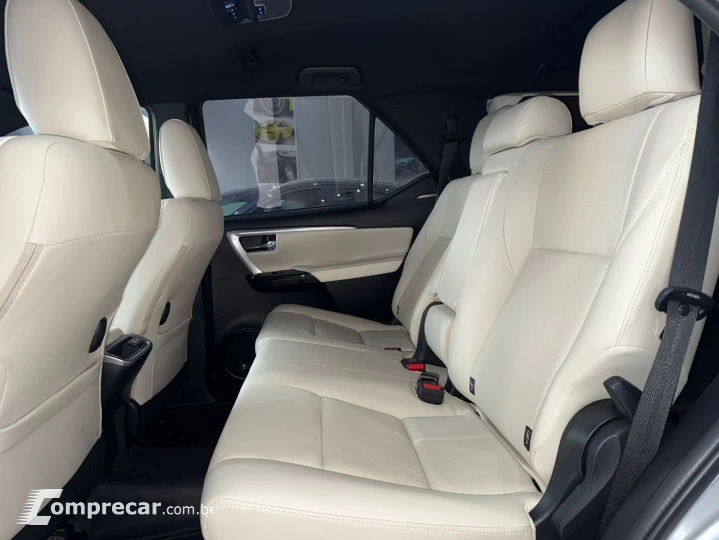 HILUX SW4 2.8 SRX Diamond 4X4 7 Lugares 16V Turbo Intercoole