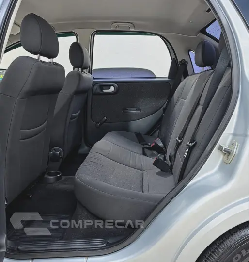 CORSA 1.4 MPFI Premium Sedan 8V