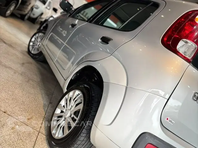 UNO - 1.0 VIVACE 8V 4P MANUAL