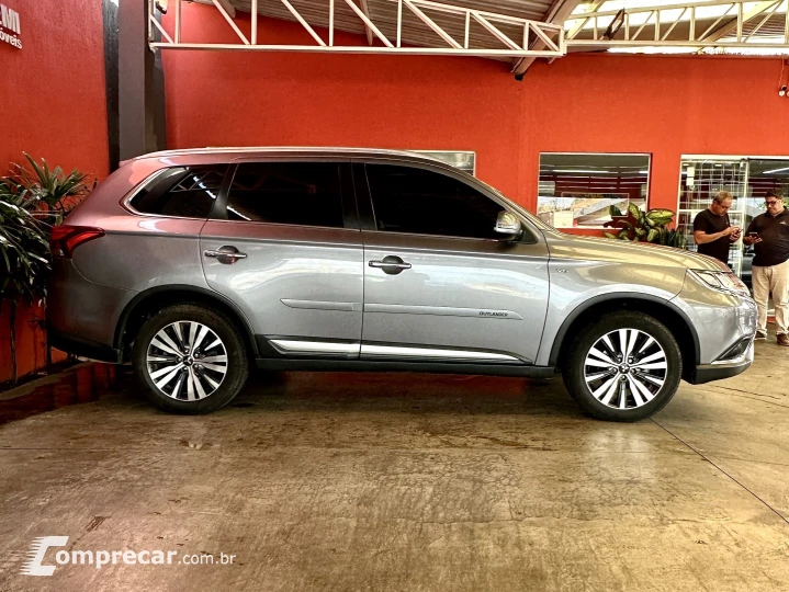 OUTLANDER 3.0 MIVEC V6 GASOLINA HPE-S AWD AUTOMÁTICO