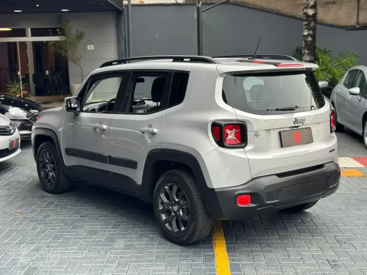 RENEGADE 1.8 16V Longitude