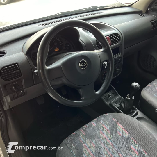CORSA 1.8 MPFI Maxx Sedan 8V