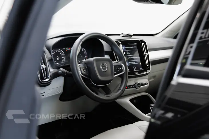 XC40 2.0 T5 Momentum AWD Geartronic