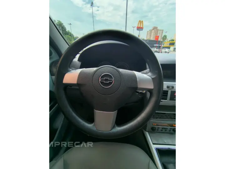 VECTRA 2.0 MPFI ELEGANCE 8V FLEX 4P MANUAL