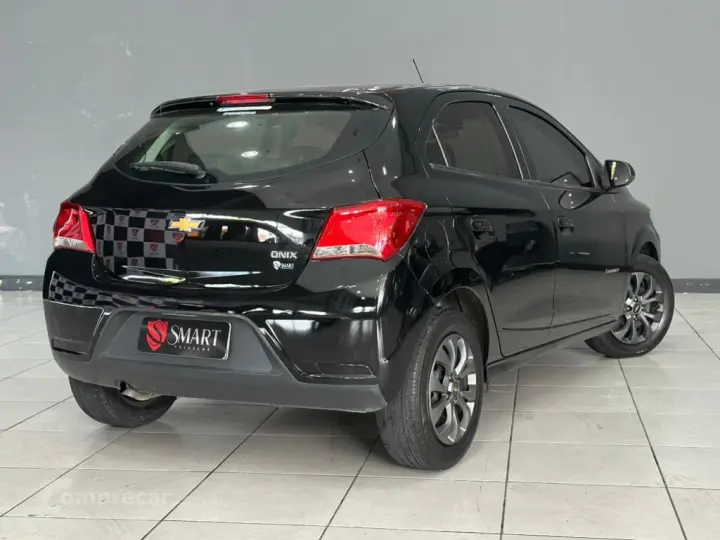 ONIX 1.4 MPFI ADVANTAGE 8V FLEX 4P AUTOMÁTICO