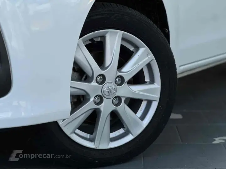 ETIOS 1.5 X PLUS SEDAN 16V FLEX 4P AUTOMÁTICO