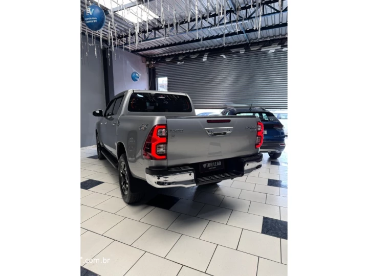 HILUX 2.8 D-4D TURBO DIESEL CD SRX 4X4 AUTOMÁTICO