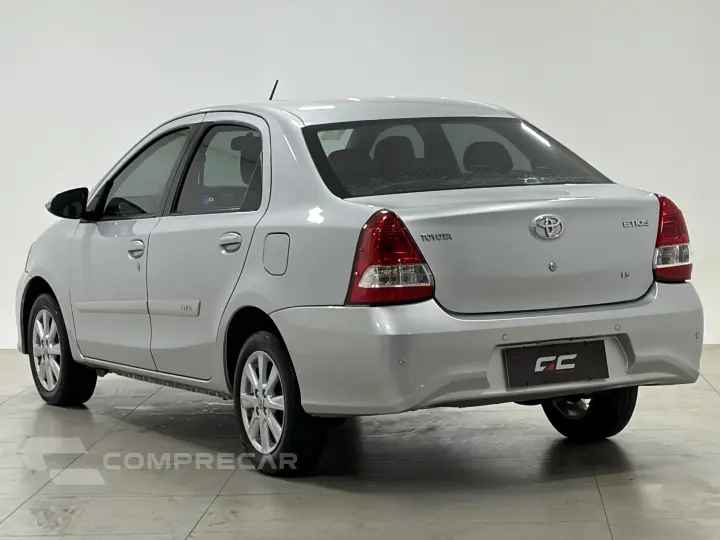 ETIOS 1.5 X PLUS SEDAN 16V FLEX 4P AUTOMÁTICO