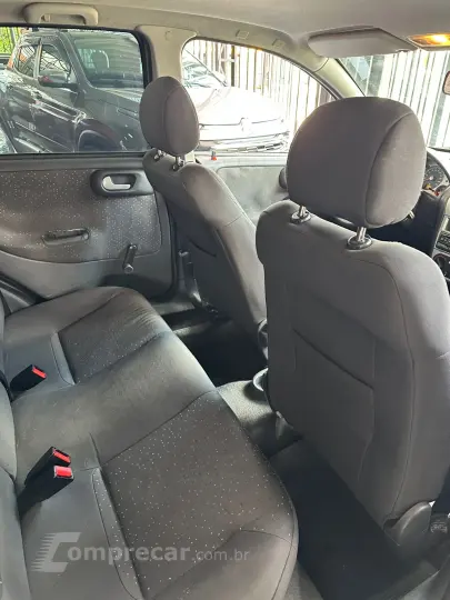 CORSA 1.8 MPFI Premium 8V