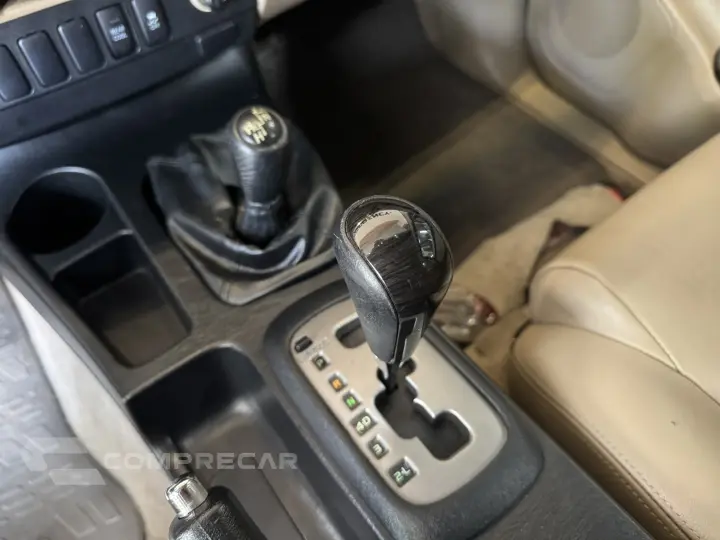 HILUX SW4 3.0 SRV 4X4 7 LUGARES 16V TURBO INTERCOOLER DIESEL