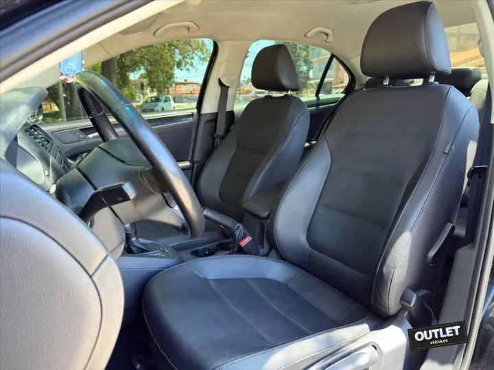 JETTA 2.0 COMFORTLINE FLEX 4P TIPTRONIC