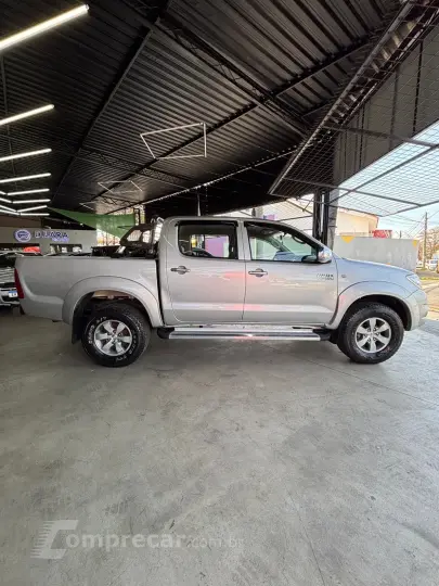 Hilux CD SR 4x2 2.7 16V/2.7 Flex Mec