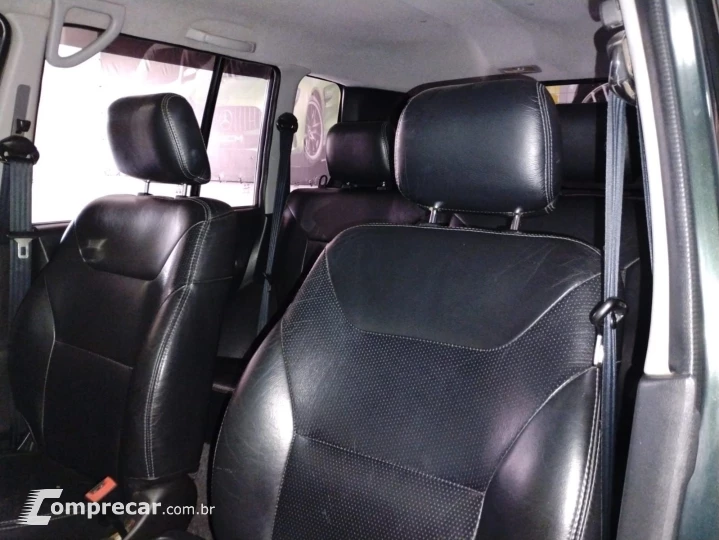 PAJERO TR4 2.0 4X4 16V 140CV FLEX 4P AUTOMÁTICO