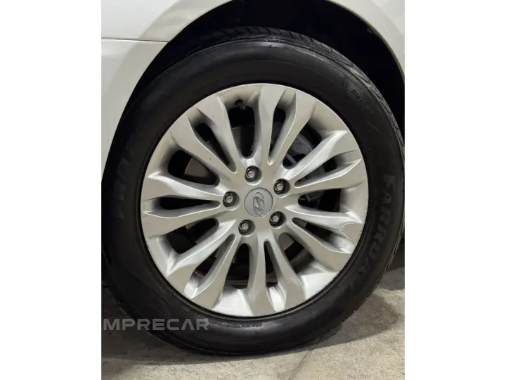 AZERA 3.3 MPFI GLS SEDAN V6 24V GASOLINA 4P AUTOMÁTICO
