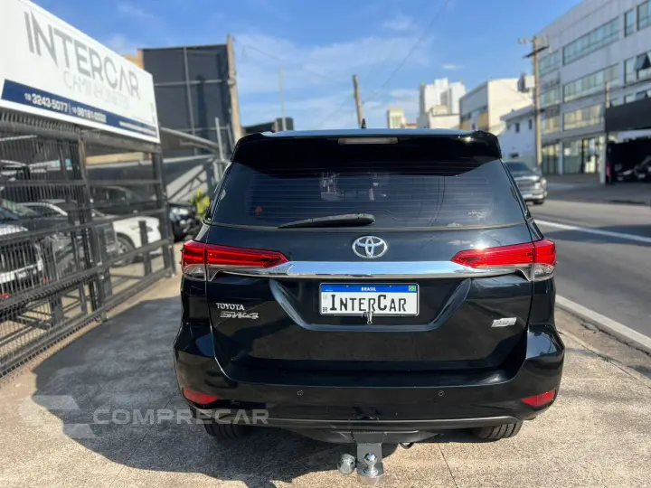 HILUX SW4 2.7 SRV 7 Lugares 4X2 16V