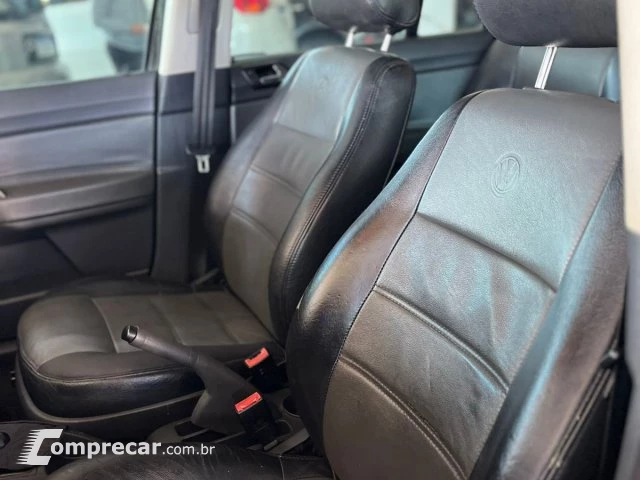 POLO SEDAN - 1.6 MI 8V 4P MANUAL