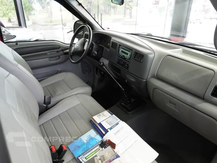 F-250 3.9 XLT 4X2 CS DIESEL 2P MANUAL