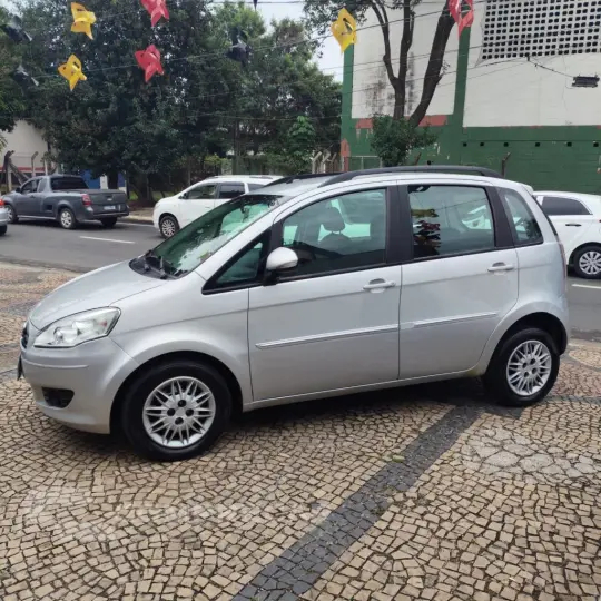 Idea ESSENCE 1.6 Flex 16V 5p