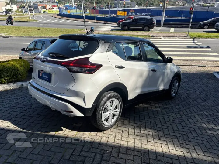 KICKS Active 1.6 16V Flex Aut.