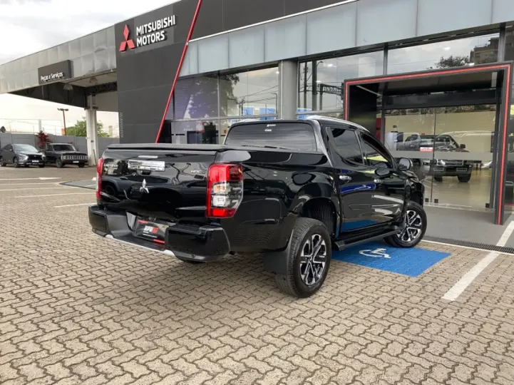 L200 TRITON 2.4 16V Turbo Sport Hpe-s CD 4X4