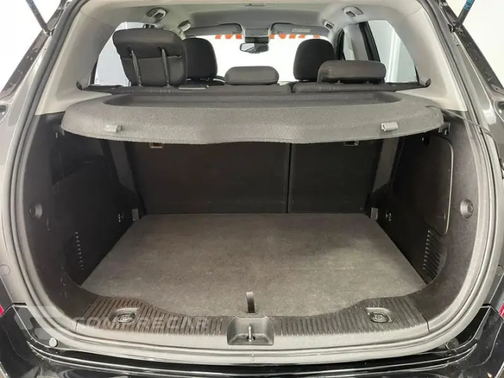 TRACKER LT