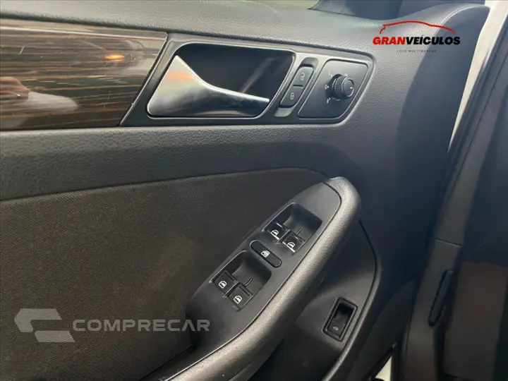 JETTA 2.0 COMFORTLINE FLEX 4P TIPTRONIC