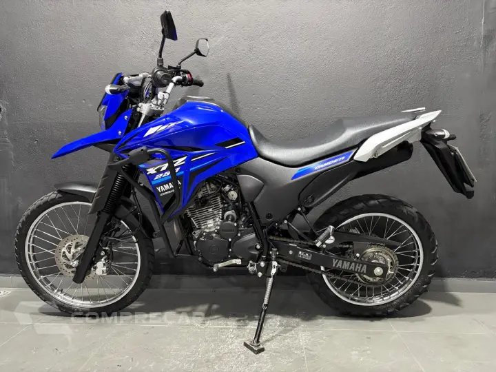 LANDER 250 ABS