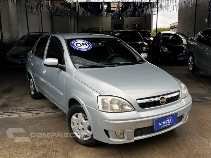 CORSA 1.4 MPFI Premium Sedan 8V