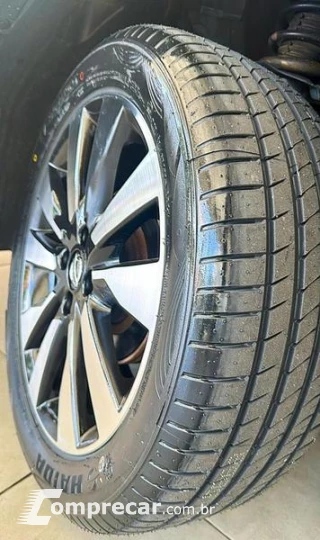 KICKS SV CVT