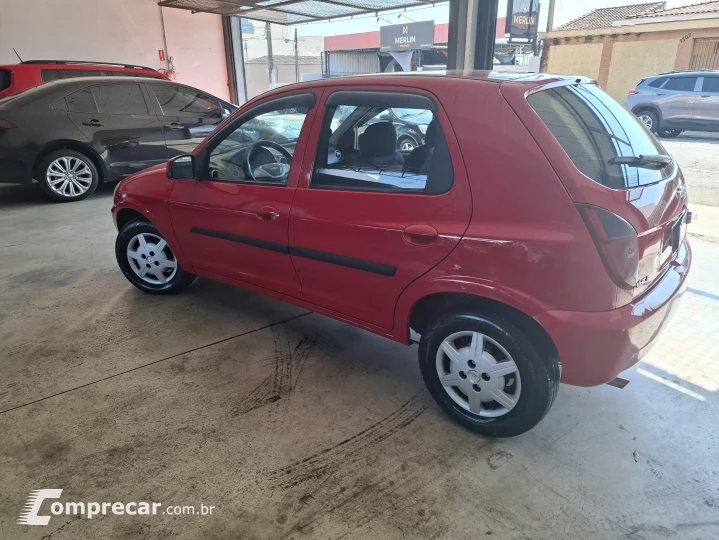 CELTA 1.0 MPFI LT 8V