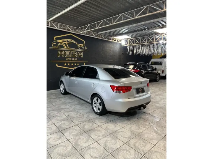 CERATO 1.6 EX3 SEDAN 16V GASOLINA 4P MANUAL