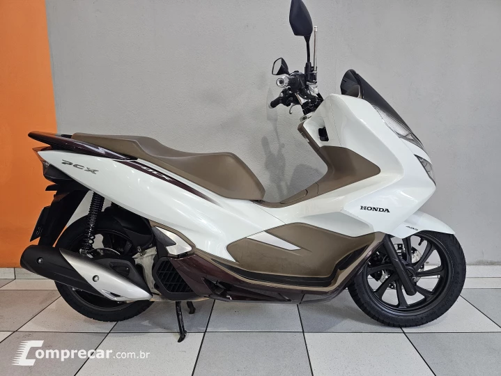 PCX 150 DLX