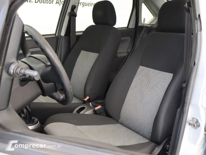 FIESTA 1.6 Rocam SE Sedan 8V