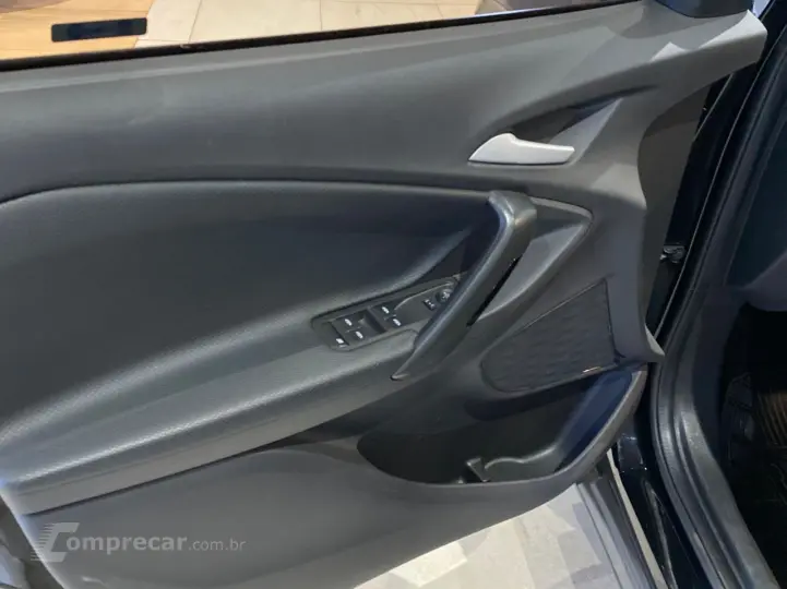 Tracker 1.0 12V FLEX TURBO MIDNIGHT AUTOMÁTICO