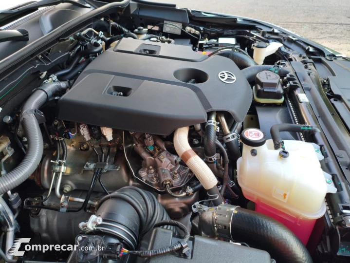 Hilux SW4 2.8 4P SRX 4X4 7 LUGARES TURBO DIESEL AUTOMÁTICO