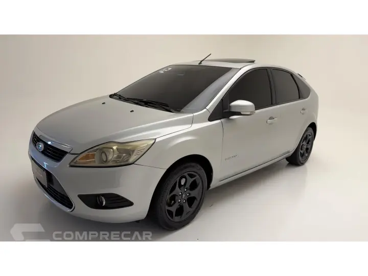 FOCUS 2.0 TITANIUM HATCH 16V FLEX 4P AUTOMÁTICO
