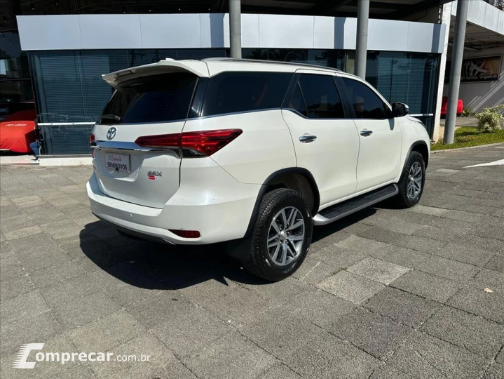HILUX SW4 2.8 SRX 4X4 7 LUGARES 16V TURBO INTERCO