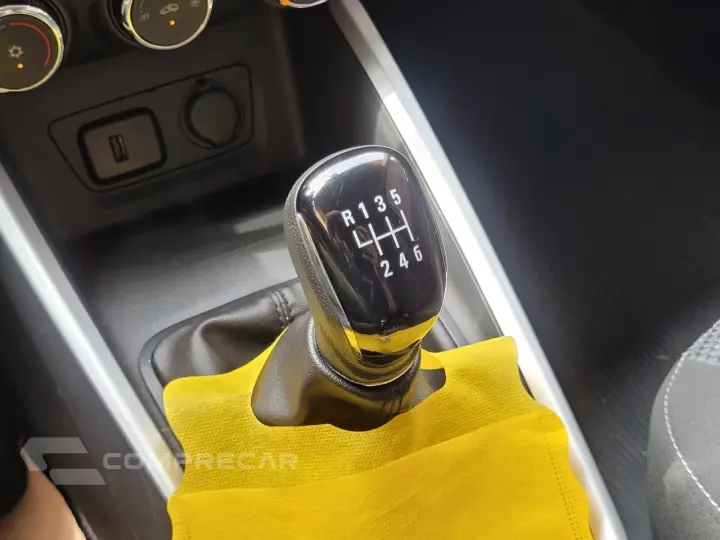 ONIX SEDAN Plus LT 1.0 12V Flex 4p Mec.