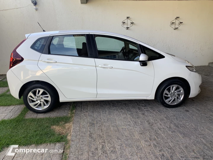Fit LX 1.4 8V automático cvt