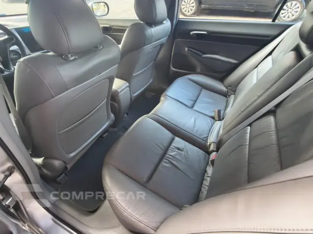 CIVIC - 1.8 LXS 16V 4P AUTOMÁTICO