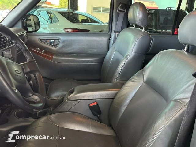 S10 - 2.4 MPFI EXECUTIVE 4X2 CD 8V 4P MANUAL