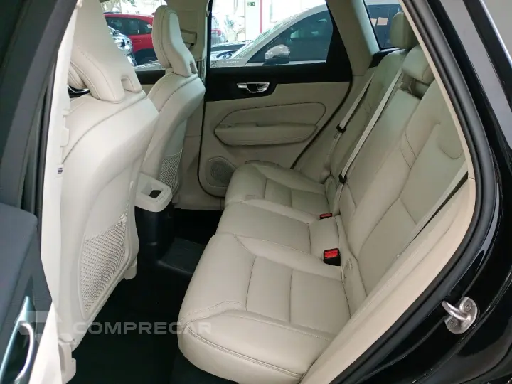 XC60 2.0 T8 RECHARGE ULTIMATE AWD GEARTRONIC