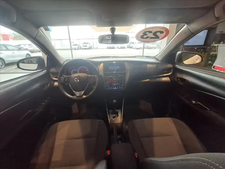 YARIS 1.5 16V FLEX SEDAN XL LIVE MULTIDRIVE