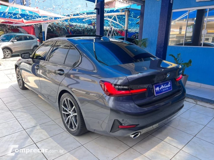 320i