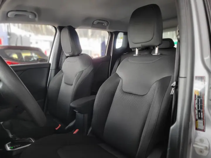 RENEGADE Renegade1.8 4x2 Flex 16V Aut.