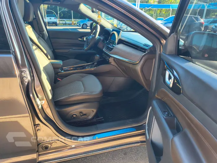 COMMANDER 2.2 Turbo Overland
