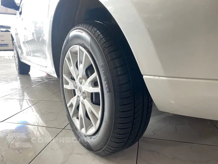 LOGAN 1.0 12V SCE ZEN