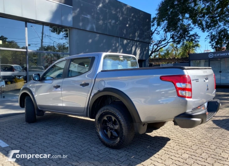 L200 TRITON 2.4 16V Turbo Outdoor GLS CD 4X4