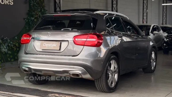 GLA 250 Vision 2.0 TB 16V 211cv Aut.
