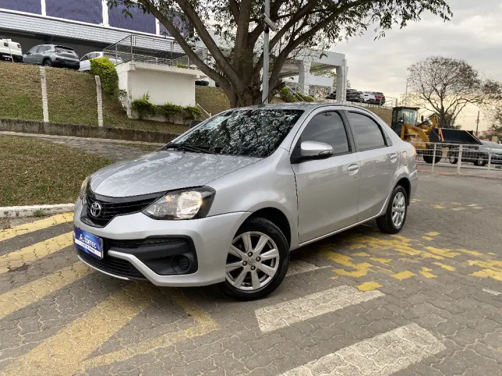 ETIOS 1.5 X PLUS SEDAN 16V FLEX 4P AUTOMÁTICO